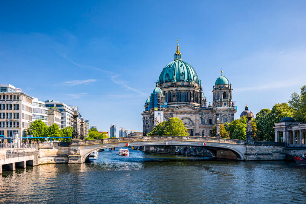 Berlin Berliner Dom Spree Bootsfahrt