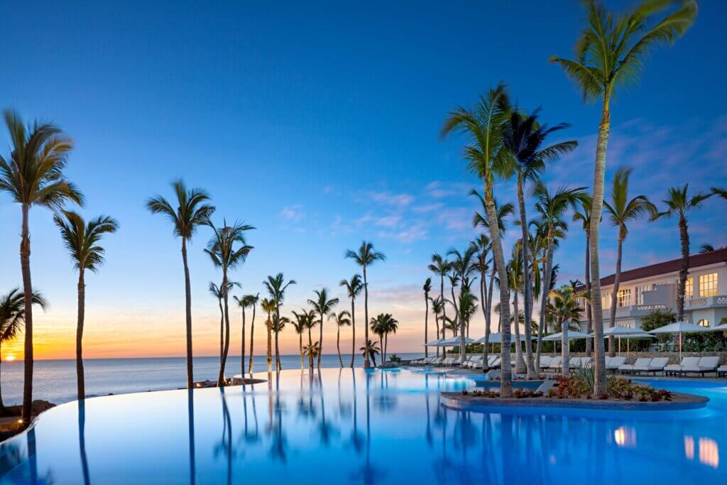 OneandOnly-Palmilla-Pool-Sonnenuntergang