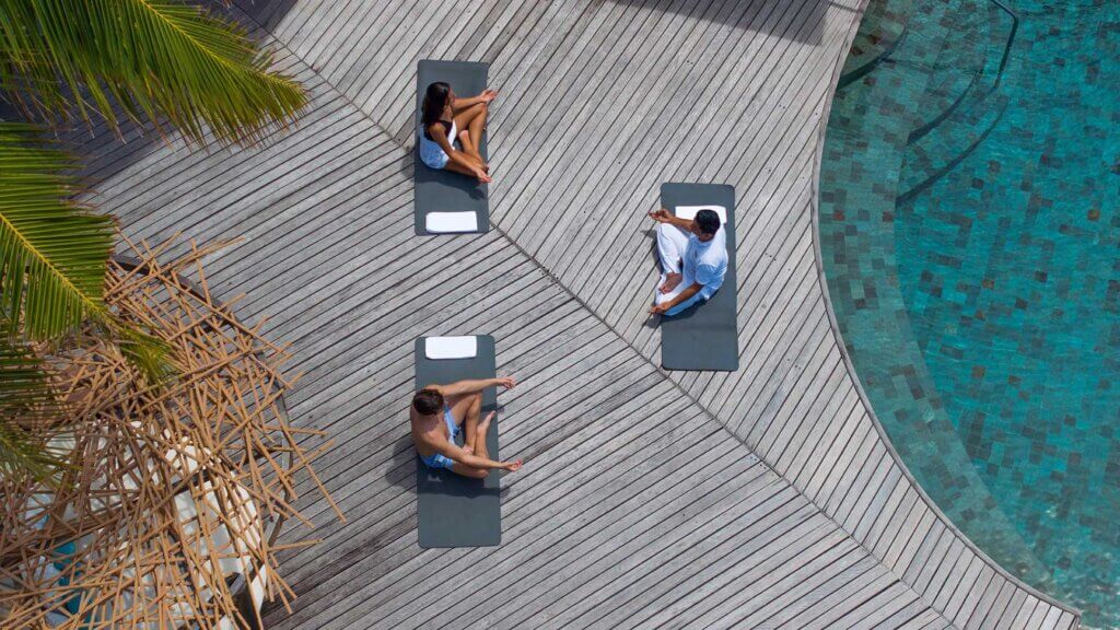 Milaidhoo Island maldives - Yoga am Morgen