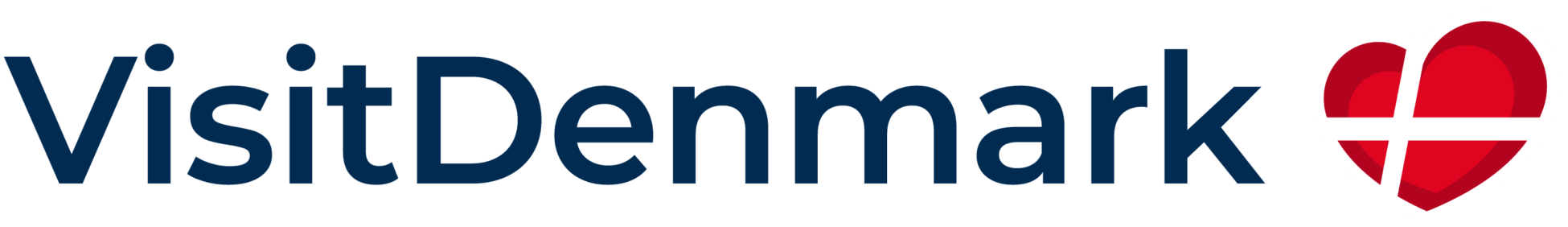 VisitDenmark Text in Blau neben einem herzförmigen Symbol mit dem weißen Kreuz der dänischen Flagge auf rotem Hintergrund. Das Bild wirbt für den Tourismus in Dänemark.